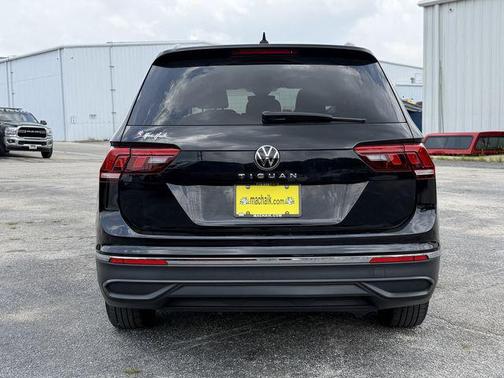 Deep Black 2023 Volkswagen Tiguan 2.0T S