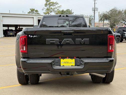 2026 RAM 3500 Laramie Crew Cab 4x4 8' Box
