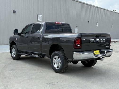 2025 RAM 2500 Tradesman Crew Cab 4x4 6'4' Box