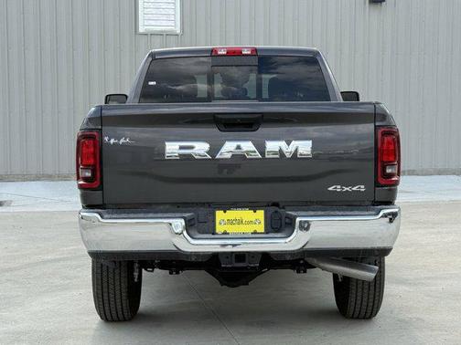 2025 RAM 2500 Tradesman Crew Cab 4x4 6'4' Box