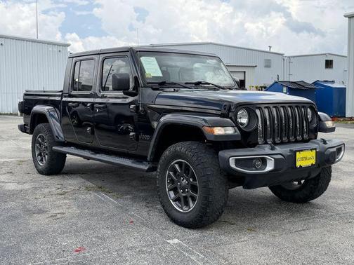 Black Clearcoat 2020 Jeep Gladiator Altitude 4x4