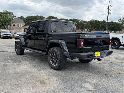 Black Clearcoat 2020 Jeep Gladiator Altitude 4x4