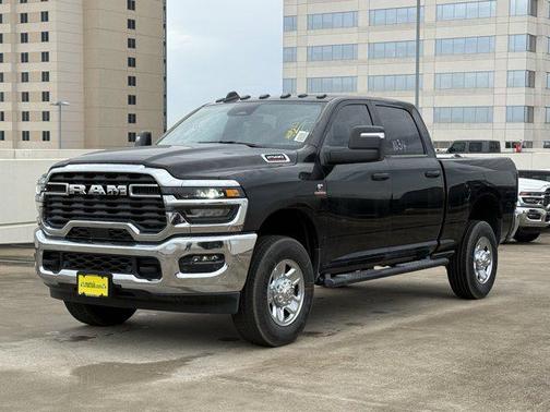 2025 RAM 2500 Tradesman Crew Cab 4x4 6'4' Box
