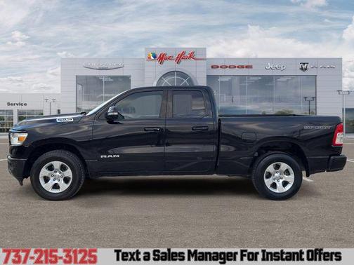 Diamond Black Crystal Pearlcoat 2022 RAM 1500 Big Horn/Lone Star
