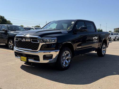 Diamond Black Crystal Pearlcoat 2026 RAM 1500 Lone Star