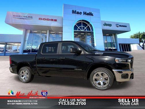 Diamond Black Crystal Pearlcoat 2026 RAM 1500 Lone Star