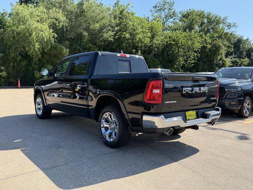 Diamond Black Crystal Pearlcoat 2026 RAM 1500 Lone Star