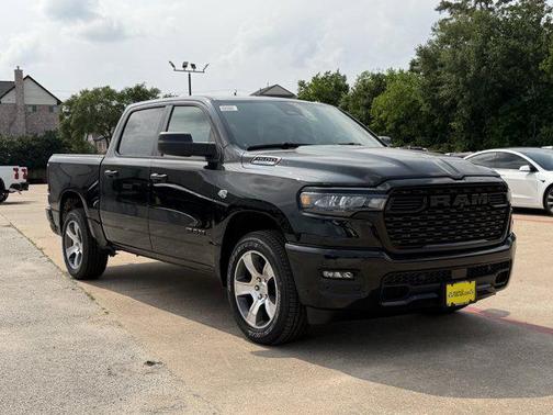 Diamond Black Crystal Pearlcoat 2026 RAM 1500 Express
