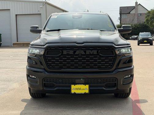 Diamond Black Crystal Pearlcoat 2026 RAM 1500 Express