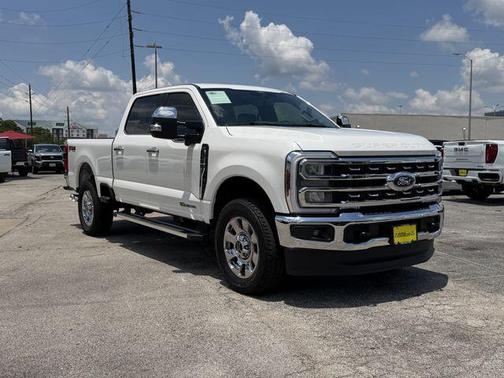Star White Metallic Tri-Coat 2026 Ford F-250 Lariat