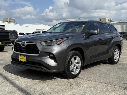 2023 Toyota Highlander LE