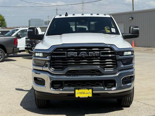 2025 RAM 2500 Tradesman Crew Cab 4x4 8' Box
