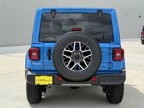 2025 Jeep Wrangler 4-Door Sahara 4x4