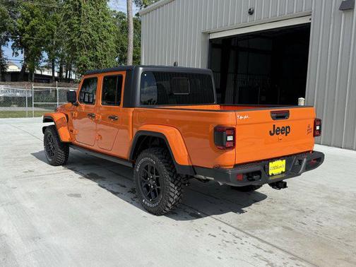 2025 Jeep Gladiator Willys
