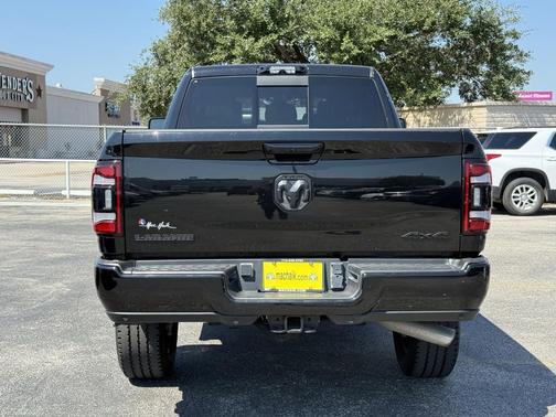 2024 RAM 2500 Laramie Crew Cab 4x4 6'4' Box