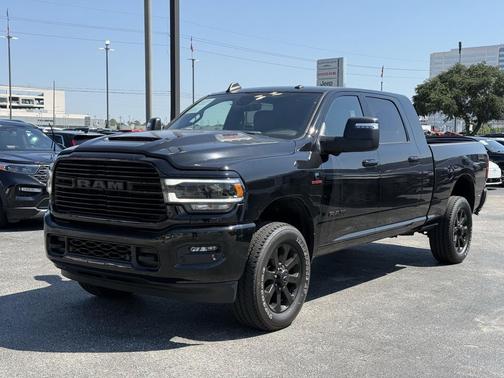2024 RAM 2500 Laramie Crew Cab 4x4 6'4' Box