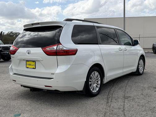2015 Toyota Sienna XLE