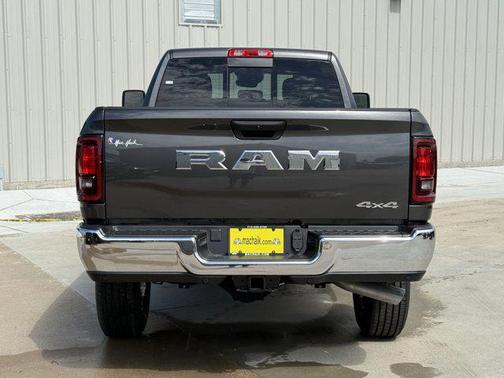 2025 RAM 2500 Tradesman Crew Cab 4x4 8' Box