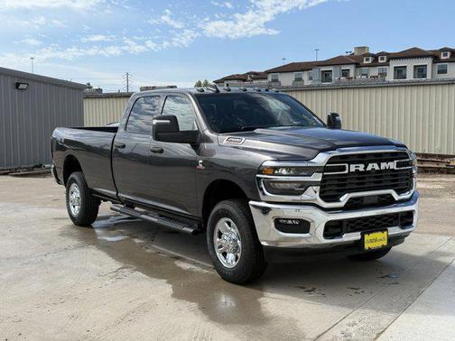 2025 RAM 2500 Tradesman Crew Cab 4x4 8' Box