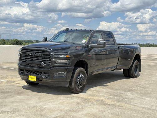 2025 RAM 3500 Lone Star Crew Cab 4x4 8' Box
