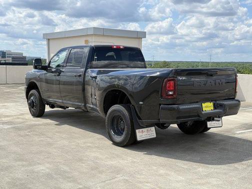 2025 RAM 3500 Lone Star Crew Cab 4x4 8' Box