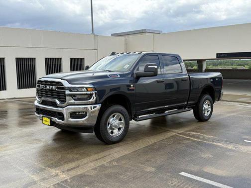 2025 RAM 2500 Tradesman Crew Cab 4x4 6'4' Box