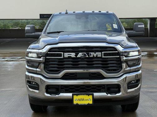 2025 RAM 2500 Tradesman Crew Cab 4x4 6'4' Box