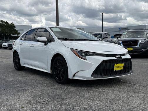 Super White 2020 Toyota Corolla LE
