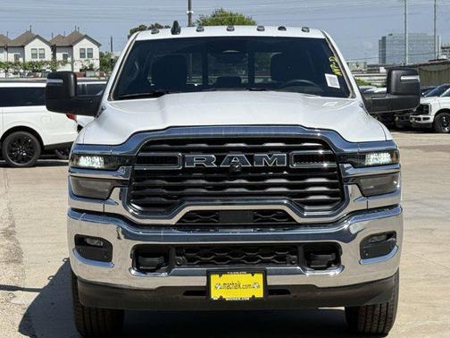 2025 RAM 2500 Tradesman Crew Cab 4x4 6'4' Box