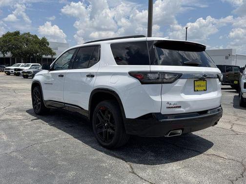 Summit White 2020 Chevrolet Traverse Premier
