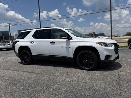 Summit White 2020 Chevrolet Traverse Premier