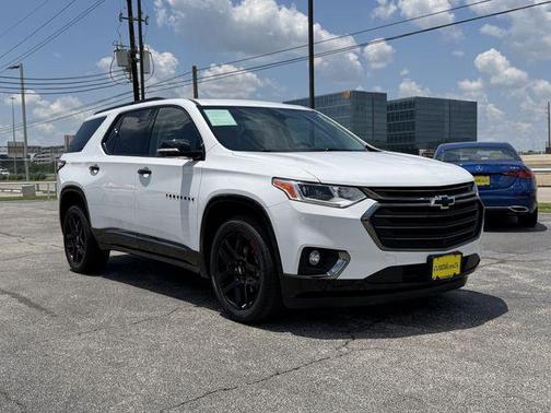 Summit White 2020 Chevrolet Traverse Premier