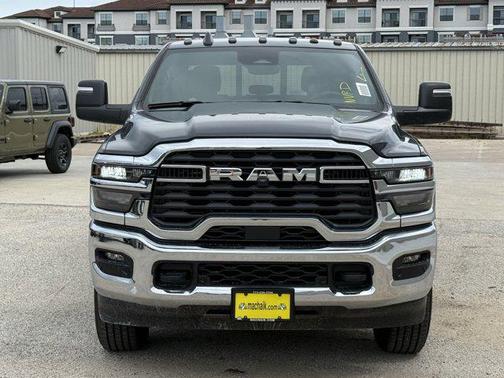 2025 RAM 3500 Tradesman Crew Cab 4x4 8' Box