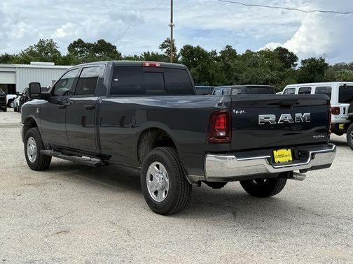 2025 RAM 3500 Tradesman Crew Cab 4x4 8' Box