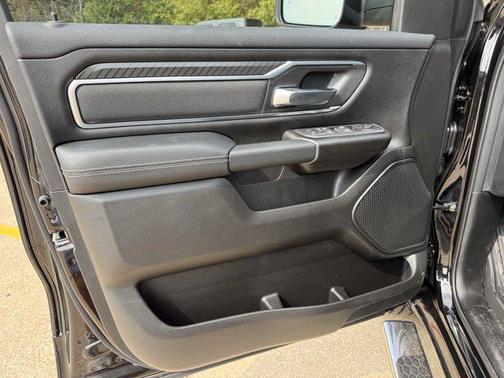 Diamond Black Crystal Pearlcoat 2026 RAM 1500 Lone Star