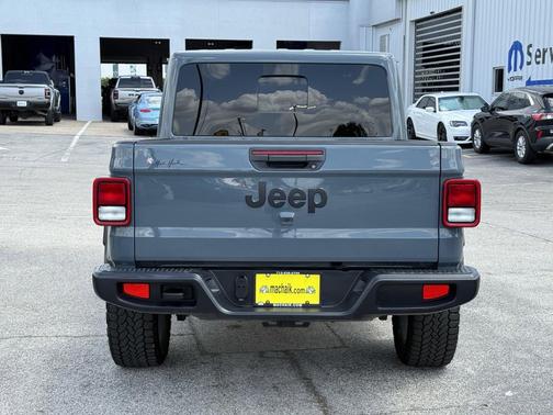 2024 Jeep Gladiator Sport