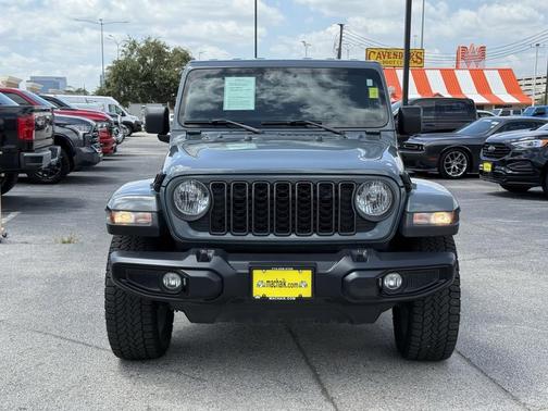 2024 Jeep Gladiator Sport