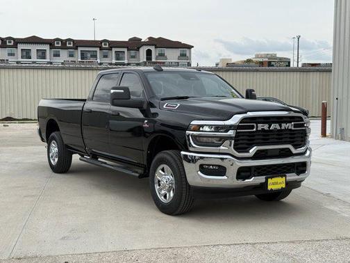2025 RAM 3500 Tradesman Crew Cab 4x4 8' Box