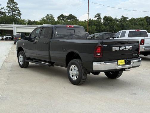 2025 RAM 3500 Tradesman Crew Cab 4x4 8' Box
