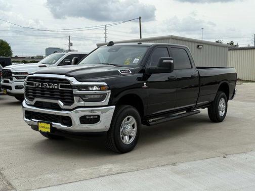 2025 RAM 3500 Tradesman Crew Cab 4x4 8' Box