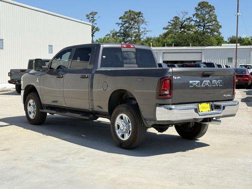 2025 RAM 2500 Tradesman Crew Cab 4x4 6'4' Box