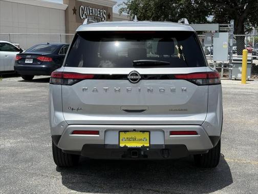 2023 Nissan Pathfinder Platinum FWD