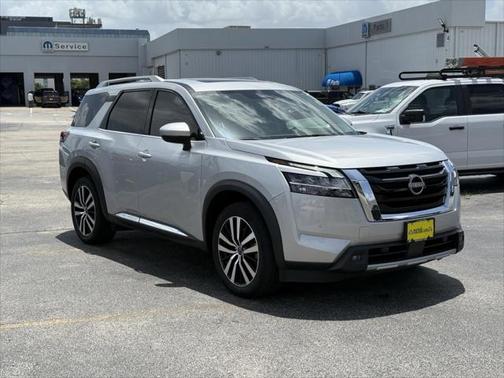 2023 Nissan Pathfinder Platinum FWD