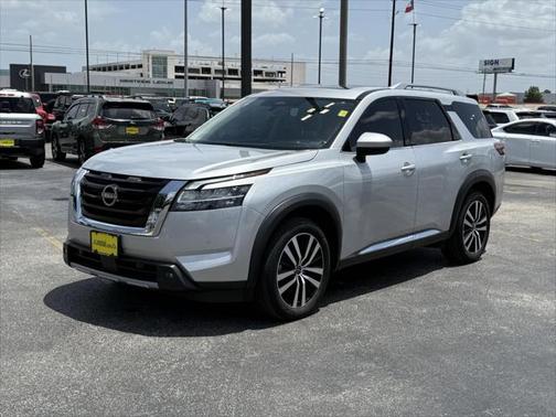 2023 Nissan Pathfinder Platinum FWD