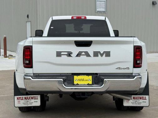 2025 RAM 3500 Tradesman Crew Cab 4x4 8' Box