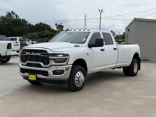 2025 RAM 3500 Tradesman Crew Cab 4x4 8' Box