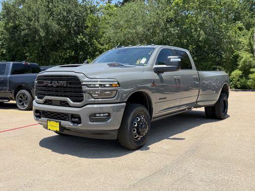 Ceramic Gray Clearcoat 2026 RAM 3500 Laramie Crew Cab 4x4 8' Box