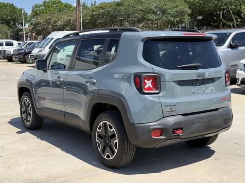 2016 Jeep Renegade Trailhawk