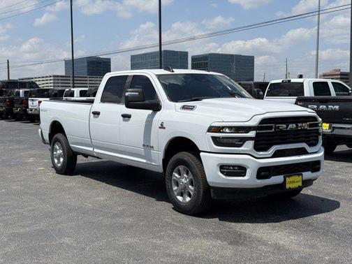 2025 RAM 3500 Lone Star Crew Cab 4x4 8' Box