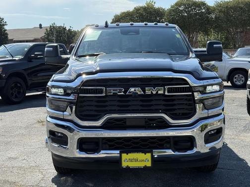 2025 RAM 3500 Tradesman Crew Cab 4x4 8' Box